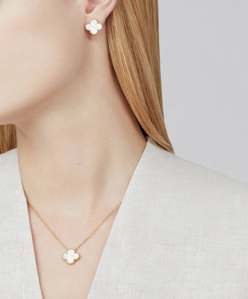 FLOWERS COLLIER